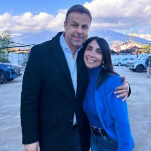 Karla Rubilar Instagram - ¡Unidos por Puente Alto!

Cuando trabajamos en equipo, somos más fuertes💪. Estamos preparados para enfrentar juntos este gran desafío. Nuestro compromiso es seguir construyendo una comuna más segura, inclusiva y con más oportunidades para los puentealtinos y puentealtinas ❤️

¡Vamos con todo para seguir con el progreso y desarrollo de nuestro querido Puente Alto! 💪🏼

#EquipoPuenteAlto #FuturoMejor