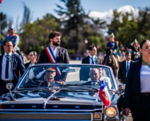 Karol Cariola Instagram - Hoy asistí a la Parada Militar 2024, acompañando la conmemoración del aniversario del ejército en el marco de la independencia nacional. Estaban presentes el Presidente de la República, @gabrielboric, junto a las autoridades de Estado, además de los generales de las tres ramas de las fuerzas armadas. 

Tremendo despliegue y preparación de los 
más de 8 mil hombres y mujeres de las diferentes ramas de las Fuerzas Armadas y de Orden.