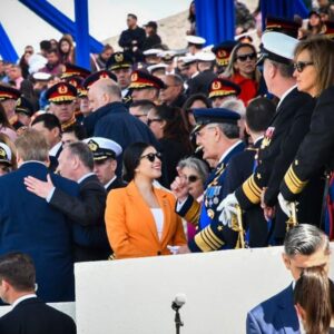 Karol Cariola Instagram - Hoy asistí a la Parada Militar 2024, acompañando la conmemoración del aniversario del ejército en el marco de la independencia nacional. Estaban presentes el Presidente de la República, @gabrielboric, junto a las autoridades de Estado, además de los generales de las tres ramas de las fuerzas armadas. 

Tremendo despliegue y preparación de los 
más de 8 mil hombres y mujeres de las diferentes ramas de las Fuerzas Armadas y de Orden.