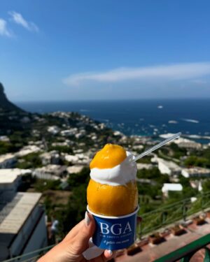 Karolína Kokešová Instagram - Thank you Capri, you’ve been wonderful 💙🍋 #italy #capri #dump