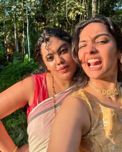 Actress Karthika Muralidharan HD Photos and Wallpapers October 2024