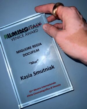 Kasia Smutniak Instagram - ‘MUR’ @filming_italy  award 
@labiennale 
.
@gucci @sabatods @gloriaripamonti