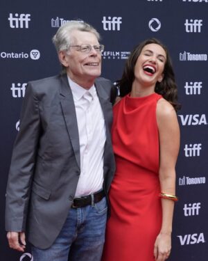 Kate Siegel Instagram - I’m so incredibly proud of @flanaganfilm and everyone else who brought this movie to life. What a wild weekend. Thank you TIFF! #thelifeofchuck #TIFF #TIFF2024 #stephenking 

Styled by @nicholeoninstagram 
in @fendi @proenzaschouler @celine 

Face paint by @katbardot
Hair by @nancileesantos

📸 

@garethcattermole 
@gettyentertainment 
@imdb 
@duanecolephoto