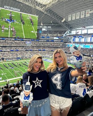 Kathryn Dunn Instagram - ✨new emotional support cup unlocked✨ 

#dallascowboys #cowboysnation #dallastexas