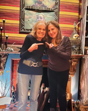 Kathy Najimy Instagram - Every moment with @gloriasteinem is glorious.