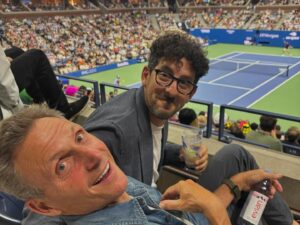 Katie Lowes Instagram - I have no voice from screaming and cheering and watching hours of tennis! Thank you @shondarhimes! I love my #scandalfam! Thank you for the most wonderful time #usopen 
🎾❤️🎾❤️🎾❤️