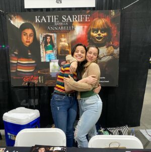 Katie Sarife Instagram - Got to meet so many lovely people at @horrorconla this weekend with @thescarycloset ! What a spectacular time!!! Some of my friends popped by to visit too 💕 So much love for everyone!

What con should I go to next?! 😘

Also, thinking of cutting my hair to the length of the last pic, but can’t decide. Thoughts?