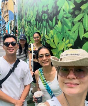 Katrina Dovey Instagram - KL DAY 1! 

2nd Kuala Lumpur trip this year with Jaggy. This time with my family 🥰 first time ever taking a partner with me on a trip with fam and I couldn’t think of anyone better to join us ☺️ 

We spent our first day exploring the city, the malls, having great food & coffee (of course we had to taste test all the shawarma. Damascus wins for me 🤤 large chicken shawarma with cheese, yes please) 

Had authentic Taiwanese milk tea which is better than any milk tea I’ve tried in Manila. 

Made new friends from Japan 🇯🇵 It’s always great to meet people around the world and build friendships ❤️‍🔥 this is what makes travelling so fulfilling. 

Of course we had to pop into the lego store and get a little remembrance from KL. Oh, and books of course :) this is the kind of shopping we like to do hahaha. 

So happy to travel with my family again after 8 years 🫨 hopefully this snowballs into much more travelling together 🥰