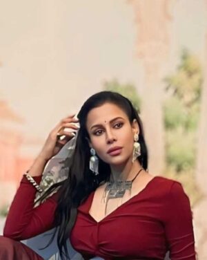 Kavya Keeran Instagram - Festive vibes ✨️ 💛 

.
.
.

#ganpatibappamorya #festivevibes #festivewear #FashionForward #festiveseason #fyp #freestyle 
#kavyakeeran