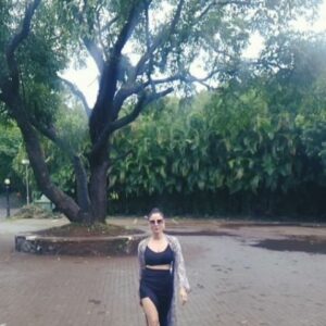 Kavya Keeran Instagram - Just catch the magic light ✨️ 😎 
.
.
.
.
#explorereels #naturelovers #nature #greenery
#goldenhour #beboldbeyou #blacklove ##glam instagram #kavyakeeran