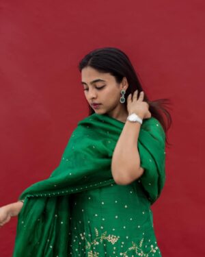 Kavya Sriram Instagram - 💚 
 .
Wearing @_deepthee_ 🤍
Shot by @palaniappansubramanyam