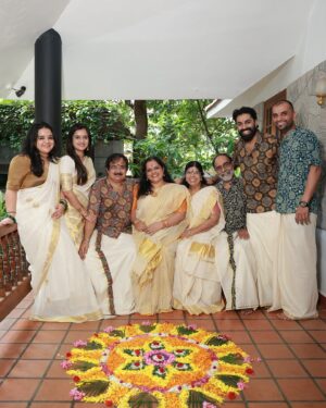 Keerthana Anil Instagram - Family ♥️

📸 @sijoamma 

#onam24 #family #onamwithfamily