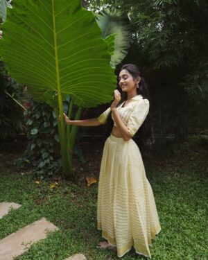 Keerthana Sreekumar Instagram - made you look 

Outfit @lass_designs_ 
Makeup @zintos_makeup_official 
Shot by @sajeev_janardhanan_photography
Location @athirapilly_sreenilayam_resort