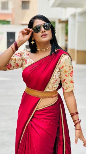 Keerthi Bhat Instagram - Never miss the trend ♥️

Vc : @its_vijay_karthikeyan 

#love #fun #vettaiyan #rajanikanth #tamil #reelsinstagram #instagram #reels #keerthibhat #radha#ursradha