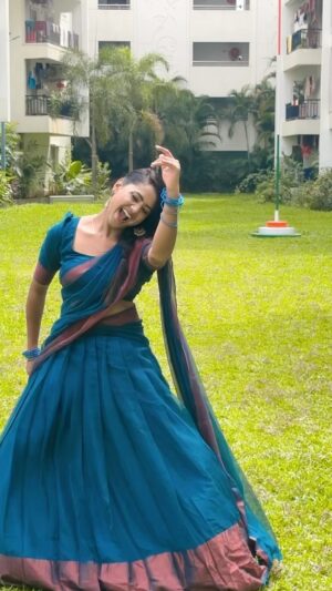 Keerthi Bhat Instagram - ✨💃

Vc special credit goes to # @its_vijay_karthikeyan 

This beautiful outfit by : @nihira_designerstudio 

#love #fun #keerthibhat #traditional #hyderabad #dance #telugu #instagood #instagramreels