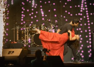 Keerthi shanthanu Instagram - Happiness lives inside the smallest of moments ❤️🎉
Thanks for the great show #krishhliveinmalaysia 
@singerkrish 🤗 and thanks for the memories #kualalumpur #malaysia #AkFilmProductions #HarekrishnaTextiles 💥😊❤️