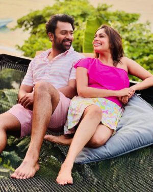 Keerthi shanthanu Instagram - Happiieeee birthday my dearest ,strongest , bestest hubby @shanthnu ❤️ You really r tooo good to be true !
Grow old along with me! The best is yet to be 🙌 
God bless u ma🤗❤️Love you ma💋