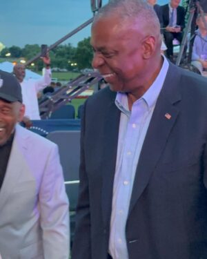 Keisha Lance Bottoms Instagram - I last saw Frankie Beverly at the Juneteenth Celebration at the White House this summer. For as excited as I was to see him, Secretary of Defense Lloyd Austin was even more giddy. Frankie Beverly transcended generations and brought so much joy to so many. He was as warm and generous with his smile one on one as he was on stage. Thank you for the memories Mr. Beverly. You will be missed. 🙏🏾❤️