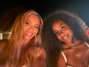 Kelly Rowland Instagram - HAPPY BORNDAY BB!!
Love you forever and ever♥️

#day1