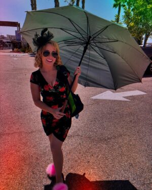 Kelly Stables Instagram - 🎶 Laughin at clouds so dark up above… 🌈 

There’s nothing quite like a day full of filming with friends!