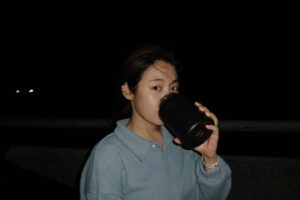 Kendra Sow Instagram - 原来流星雨是真的
收获了4颗，再加上我错过的应该有10颗吧😂
还有萤火虫冒充流星，害我以为流星要朝我飞来了哈哈
宇宙真的好神奇呀
有谁也去看了吗？