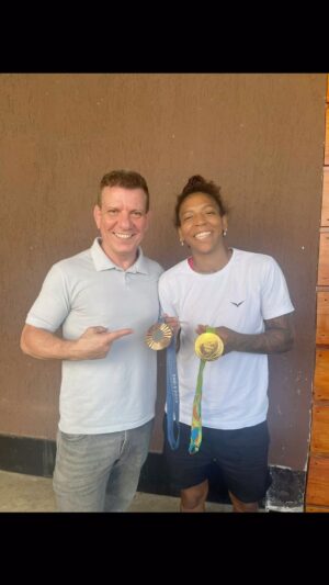 Ketlen Vieira Instagram - Se tem uma atleta que representa o Brasil, com toda raça , técnica  e paixão !! Essa atleta é RAFAELA SILVA !! PARABÉNS POR TODAS AS SUAS  CONQUISTAS E POR TUDO  QUE VC REPRESENTA PRO BRASIL !! E OBRIGADO POR ESTAR JUNTO NESSE MOMENTO DO TREINAMENTO DA KETLEN PARA LUTAR COM KAYLA !! @rafaelasilvaa @nellsalgado @ketlenvieiraufc