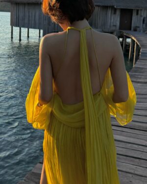 Khánh Linh Instagram - This dress is such a beautiful song..