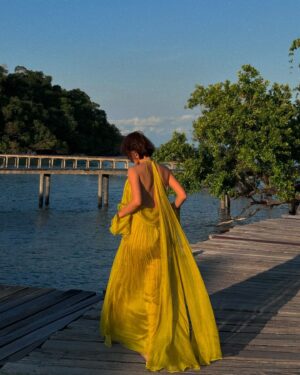 Khánh Linh Instagram - This dress is such a beautiful song..