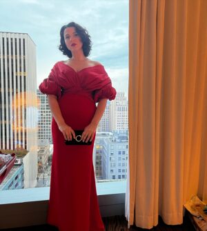 Khatia Buniatishvili Instagram - Thank you, Seattle, for such warm welcome ❤️
Our nights were not that sleepless and days were filled with sun and rain and your smiles 🌈