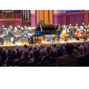 Khatia Buniatishvili Instagram - Thank you, Seattle, for such warm welcome ❤️
Our nights were not that sleepless and days were filled with sun and rain and your smiles 🌈
