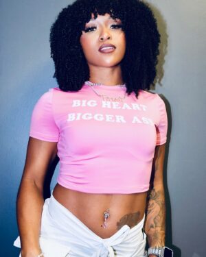 Kiera Hogan Instagram - The name’s Whitney, nice to meet you! 😏 Did you miss me? I know it’s been a minute, but I’m back and better. Let’s keep it cute, y’all. 💕✨ #WhitneysWorld #NewVibes #BigHeartBiggerAmbitions

📸 @bozdtwd