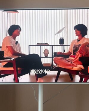 Kim Ah-young Instagram - 아빠한테 전화가 왔다 축하한다고 그래서 내가 물었다 뭐를?? 드라마?? 아니 인스타 20만 된거!! 엄청웃었더니 아빠는 아영이의 1호팬이라고 했다 아빠가 너무 귀여웠다 그래서 20만기념 20장 이모저모✌🏻🌼 .🍃🐶🌸📝⚽️😈✏️🍭👙💛