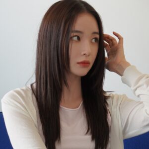 Kim Chae-eun Instagram - 🤪