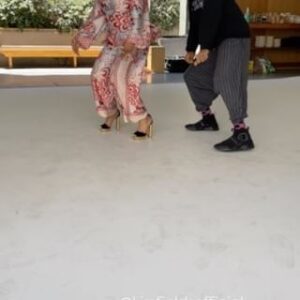 Kim Fields Instagram - If Dance Party was a person! Ima dance whenever wherever! Happy FriYay! #fbf to a #photoshoot when the crew caught the vibe!! #dance #joy #friday