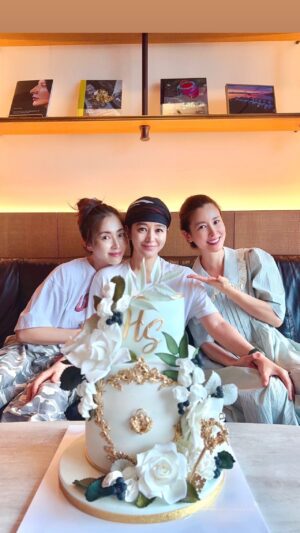 Kim Hye-soo Instagram - 윤아씨, 혜령씨, 태란씨 모두 고마워요🤍🤍🤍