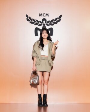 Kim Hye-yoon Instagram - @mcmworldwide #광고 #MCMwearablecasa #MCMworldwide