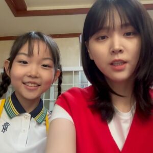 Kim Ji-eun Instagram - 모음이 모음zip.(2) [with. 연두 연두아빠] 
토, 일 9:20 @tvn_drama ❤️ #엄마친구아들