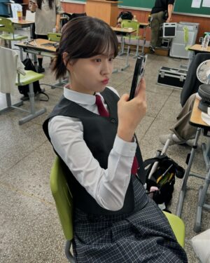 Kim Ji-eun Instagram - 모음이 모음zip.(1)