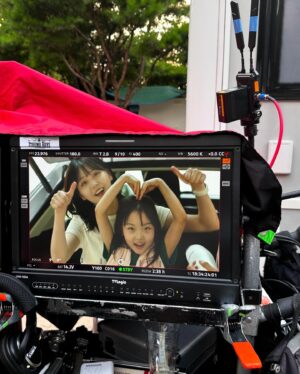 Kim Ji-eun Instagram - 모음이 모음zip.(2) [with. 연두 연두아빠] 
토, 일 9:20 @tvn_drama ❤️ #엄마친구아들