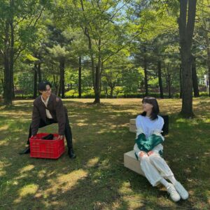 Kim Ji-eun Instagram - 조금 이상한 기자님과 함께 @jiii0n__ 
#lovenextdoor @netflixkr