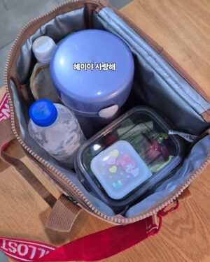 Kim Ji-hye Instagram - 다이어트 도시락
.
혜이 입시
.
10월말 자유
.
끝이 있어 다행
.
하루하루 열심히 사는 여자
.
오늘도 화이팅
.
BBQ오징어 스틱~~공구합니다
.
