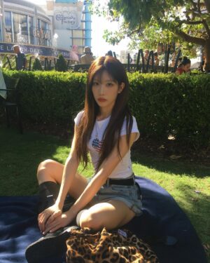 Kim Jung-eun Instagram - ☀️