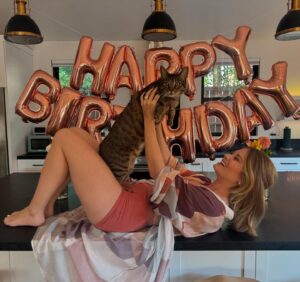 Kim Matula Instagram - kicking off the season ♍️ 🎉

..people will have to eat off that counter later.