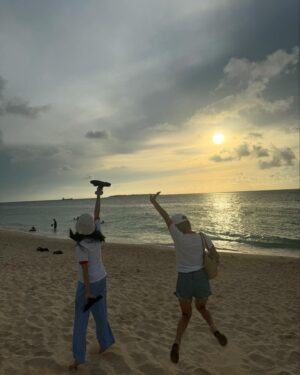 Kim Nam-joo Instagram - 권은P 김남J의 오키나와 여행
in 남주투어 🏖️

2편은 다음주에 공개 됩니다 💙