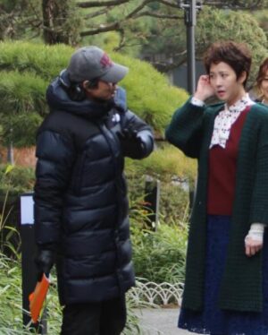 Kim Seon-a Instagram - 요즘 친구들에게는 김삼순=김선아 보단 
박복자 =김선아라는 게 더 익숙하다고 한다~~😅

#내이름은김삼순 #품위있는그녀
두 작품 모두 연출해주신 존경하는 김윤철감독님~~🙏
두 작품이 같은 감독님인줄 모르는 분들이 많기에~~~🙏🙏

#2024내이름은김삼순 #wavve

ps:He Was Beautiful - Cleo Laine
김윤철감독님과의 첫번째 작품 ‘그녀의화분no.1에 나오는 곡👍