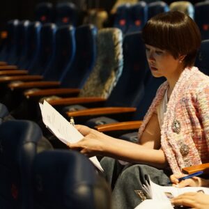 Kim Seon-a Instagram - 오랫동안  한결같이 사랑받는 작품과 캐릭터.
여전히 레전드라 불리고 ,보고싶은 드라마 1등 #내이름은김삼순

그래서 이렇게 19년만에 코멘터리까지도~~👍

이번에 아주 오랫만에 삼순이공부 (복습) 열심히 하면서
새삼 느꼈다...

‘명대사‘ 명장면’이 이토록 많은 드라마 였다니... 🙏💯💯

오늘 #wavve 에서 공개되는 #코멘터리 #2024내이름은김삼순 
많관부🙏