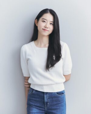 Kim So-hye Instagram - 안녕하세요! 눈컴퍼니의 가족으로 함께하게 된 김소혜입니다. 
많이 부족하지만 지켜봐 주세요🥹 
앞으로 열심히 노력하고 성장하겠습니다!🐥🐔 감사합니다!❤️
@noon_company