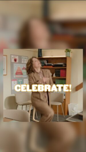 Kitty Flanagan Instagram - Fisk is back!! ABC just announced a launch date for Season 3! Finally! Put your brown suits on and put Sunday 20th October 8pm in your diaries Fiskies! 😻x