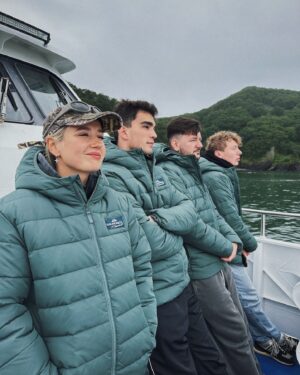 Klavdiya Vysokova Instagram - Камчатка 🏔️❤️ 
гастроли мечты выглядят так:

P.S. Мечтаю вернуться сюда снова! И концерт повторить, и китов найти 🐋  кто со мной?))