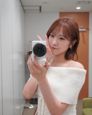 Kojima Karin Instagram - 今日の #せやねん！は
とってもお姉さんなお衣装でした🫧
⁡
⁡
#rienda #bilan #randa